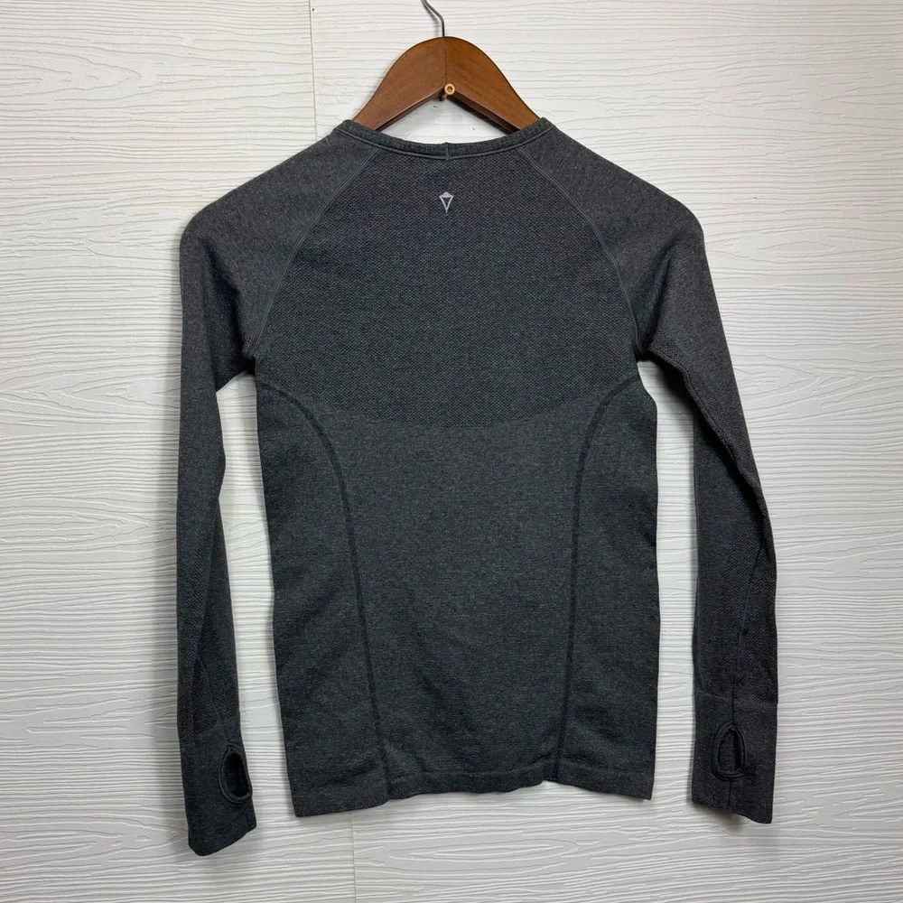 Ivivva‎ Gray Long Sleeve Athletic Top Thumb Holes Girls 12